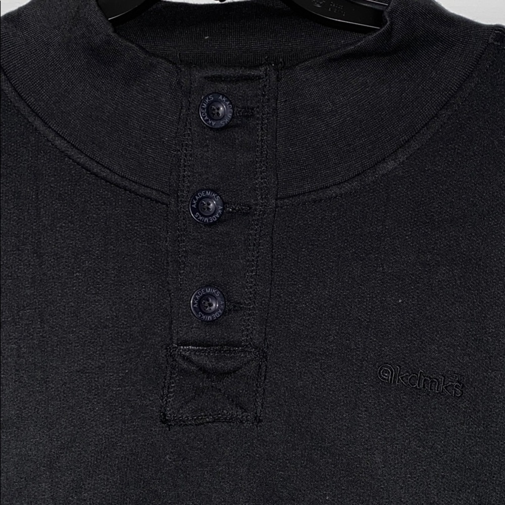 Sweatshirt - Picture 2 of 3